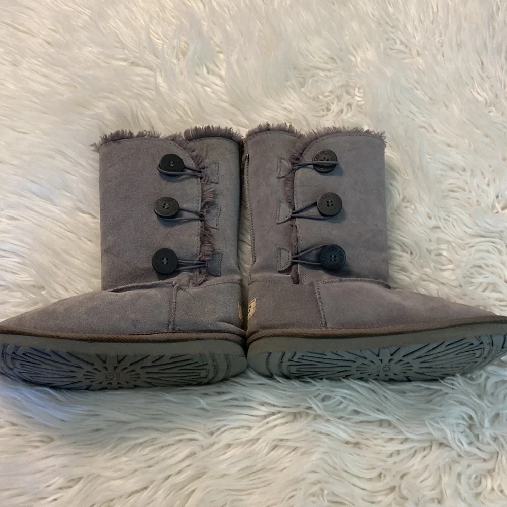 UGG Bailey Boots size W3.5 very good condition see pictures and video